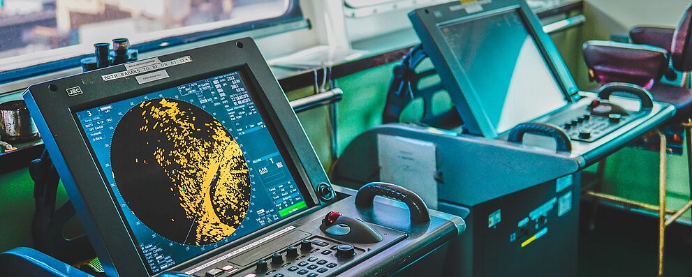 Communicating Under Water over Several Kilometers